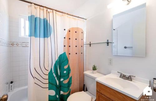 Poets Corner Apartment | New Modern 2BR Berkeley Retreat - Near UC & Park