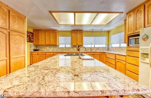 Groveland Cabin | NEW Mountain Escape on Golf Course - 24mi to Yosemite