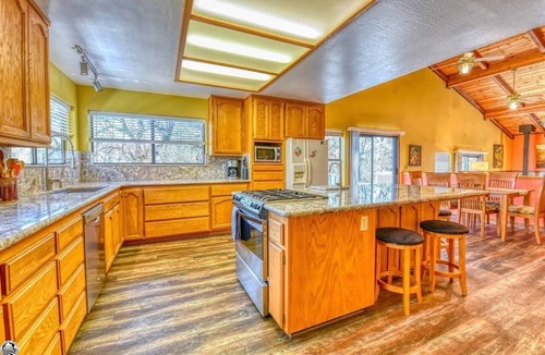 Groveland Cabin | NEW Mountain Escape on Golf Course - 24mi to Yosemite