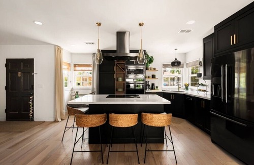 North Hollywood House | NEW! North Hollywood Bungalow w/Yard & Bonus Room
