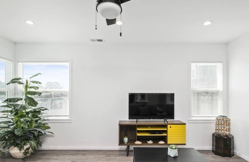San Bruno Apartment | New Remodeled Affordable 1bedroom 1 bath full kitchen near SFO and Caltrain
