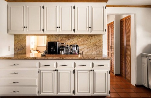 Santa Monica Canyon House | NEW! Santa Monica Canyon Estate | Pool + Tennis