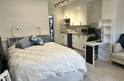 Westside Santa Cruz Apartment | New Studio ADU on Lighthouse Field Easy Walk to the Beaches
