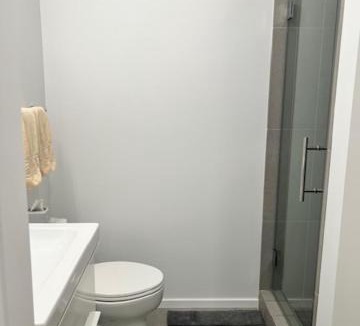 Land Park Apartment | New Stylish Fully Furnished Studio Close to Downtown
