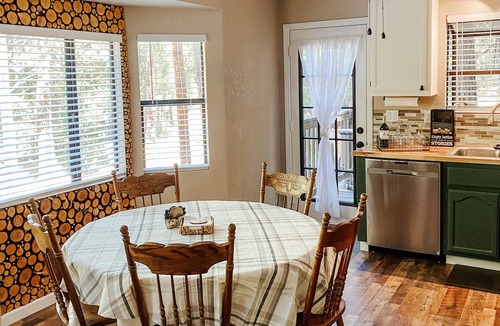 Twain Harte Cabin | New! Terrys Treehouse | Dog Friendly | Cozy Cabin