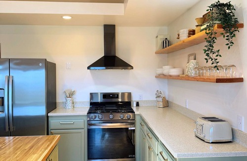Oakhurst House | New! Woodside House @ Yosemite w/pool/spa/firepits/amazing views/privacy!