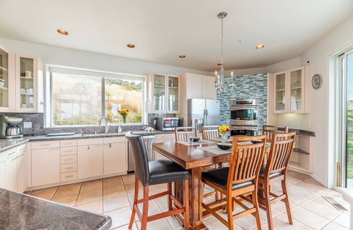 Dillon Beach House | NEW! Yacht Club~5 Star Great Views|4BR Retreat | HotTub | Game Room |Pet OK