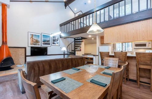 Incline Village Resort | New Year’s Eve 2026! 2BR+Loft at Club Tahoe – Sleeps 6, Fireplace & Hot Tub