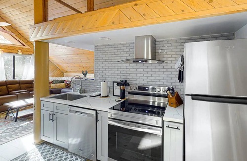 Yosemite West Cabin | New! Yosemite Escape/Inside Yosemite w EV/Grill/Starlink