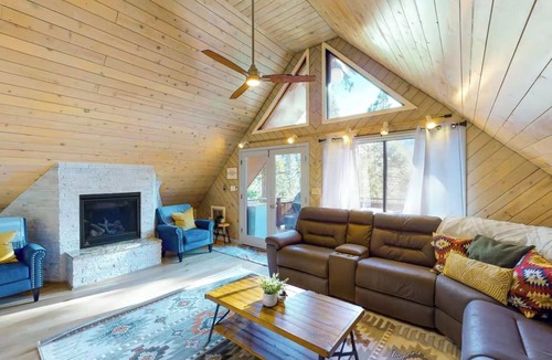 Yosemite West Cabin | New! Yosemite Escape/Inside Yosemite w EV/Grill/Starlink