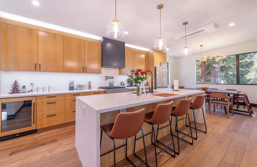 Brockway House | NEWLY BUILT LUX Kings Beach Filtered Lakeview Home, Near Speedboat Beach with AC