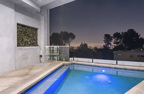 Hollywood Hills House | Newly Built Modern 5bd/6ba Estate in Hollywood Hills with 2 pools & City Views!