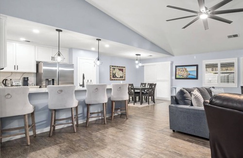 Greenacres House | Newly Furnished Home in Safe Quiet Neighborhood with Pool Near Shops & Dining