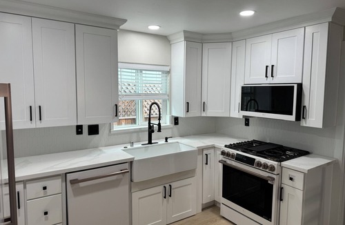 Aptos Cottage | Newly Rebuilt Aptos Cottage · Walk to Seacliff · RV Parking with Full Hookups