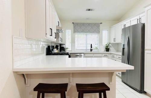 Raisin House | Newly Renovated 3 Bedroom 2 Bath Spacious Modern House in NE Fresno