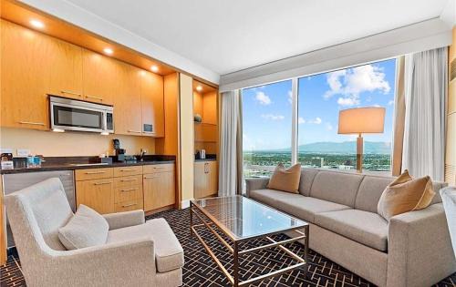 Las Vegas Apartment | Newly Renovated Exquisite Trump Studio 1712 Great Views