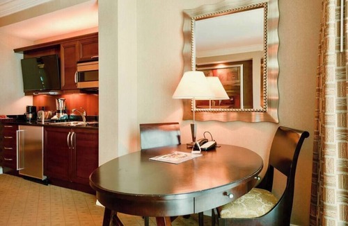Las Vegas Condo | No Resort Fee | Strip Views, Pools & Parking