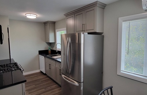 El Monte Apartment | NO SERVICE CHARGE - Cozy & Modern 1-Bedroom Getaway in El Monte