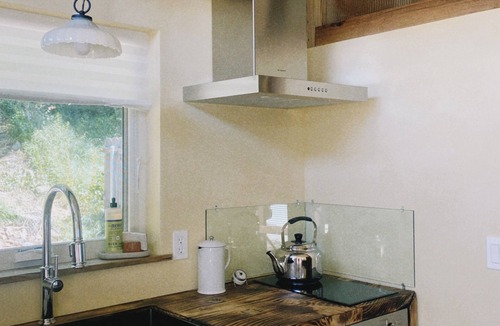 Oak View Cottage | Non-toxic, eco-friendly, peaceful + private guesthouse for monthly bookings