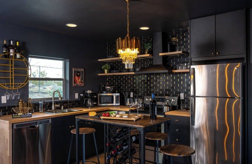 Joshua Tree Highlands Villa | O&H|Pool|Pickleball|Sauna|Spa|Firepit|ColdPlunge|Bocce|Golf|Arcade|PingPong|BBQ