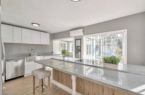 Oakland House | Oakland's best