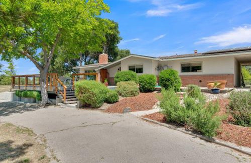 Atascadero House | Oakwood Tranquility-Peaceful 2 BR Plus Office