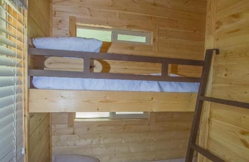 Descanso Resort | Oakzanita Springs Camping Resort Cottage 4