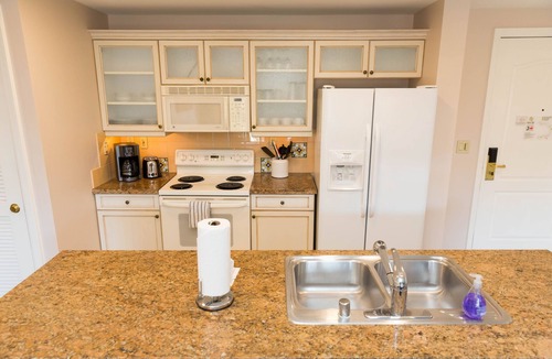 Lake Las Vegas Condo | Oasis Condo at Viera Lake Las Vegas with 4 beds!