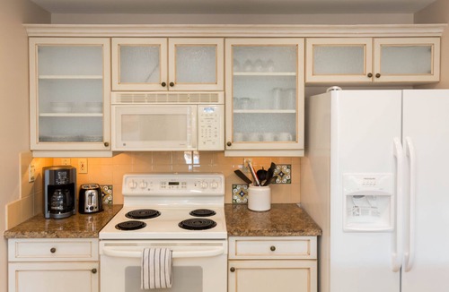 Lake Las Vegas Condo | Oasis Condo at Viera Lake Las Vegas with 4 beds!
