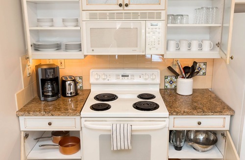 Lake Las Vegas Condo | Oasis Condo at Viera Lake Las Vegas with 4 beds!