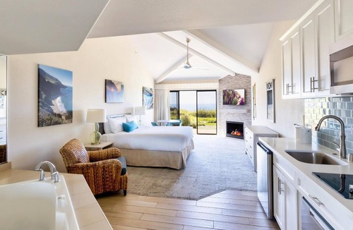 Rio del Mar Hotel | Ocean Bliss Awaits in This Room w/Scenic Balcony and Kitchen | Private Beach