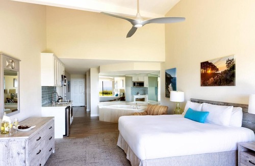 Rio del Mar Hotel | Ocean Bliss Awaits in This Room w/Scenic Balcony and Kitchen | Private Beach