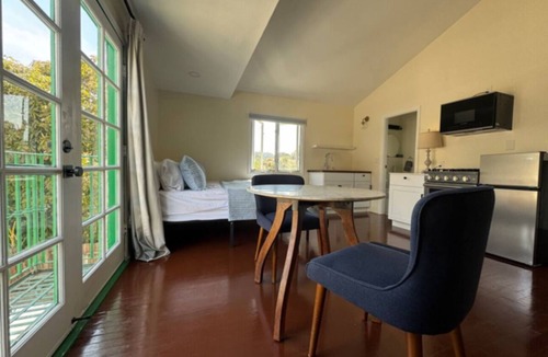 Santa Barbara Apartment | Ocean Breeze Studios Downtown Santa Barbara perfect for a getaway