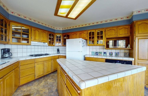 Mendocino House | Ocean view home with Fireplace, Hot Tub, Deck