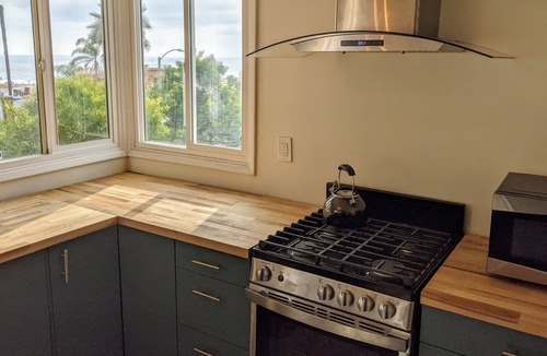 El Porto Apartment | Ocean View, Steps to the Beach