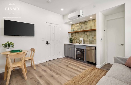 Downtown Apartment | Ocean View Suite at Pismo Beach Club