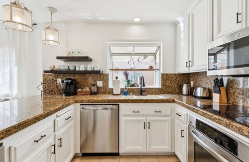 Huntington Beach House | Ocean Views, Steps to Main Street & Beach, 3 Ensuite Bath!
