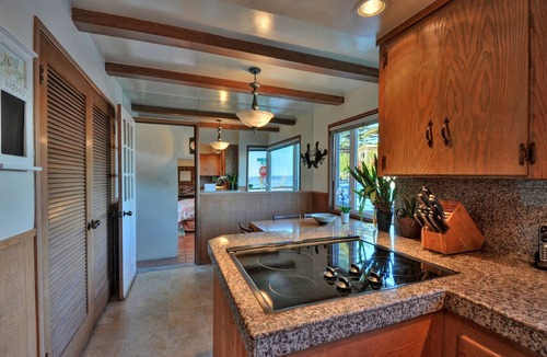 Westside Santa Cruz House | OCEANFRONT@ SANTA CRUZ BEACH *Complete Privacy* Backyard, Beach, Views, DOG OK!