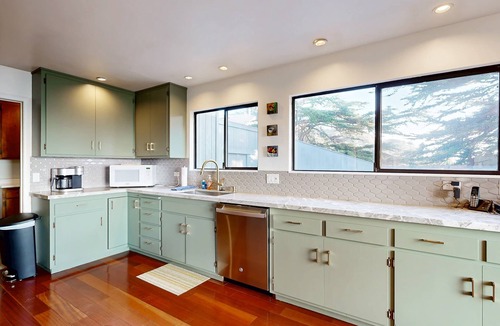 Sea Ranch House | Oceanfront Sea Ranch home with hot tub & deck, dogs welcome