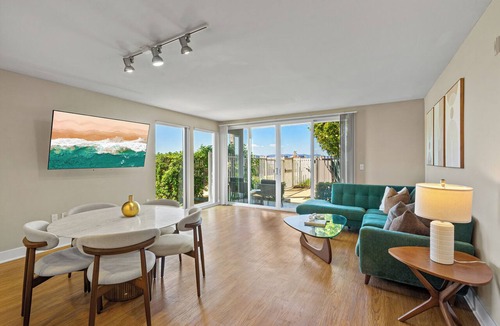 Marina del Rey Apartment | Oceanfront Serenity - 2BR Marina del Rey Luxury Suite PKG & Pool