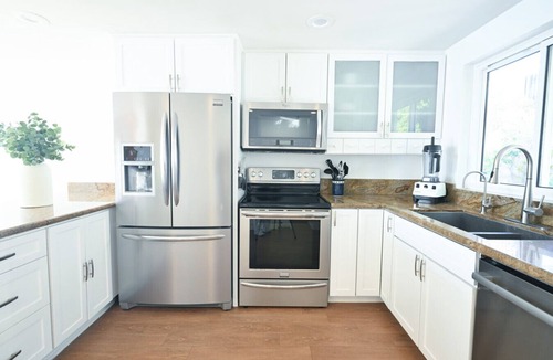 Malibu Villa | Oceans Views Zen Retreat | 6 Min Walk to Beach | Dolphin Spotting | Pet OK