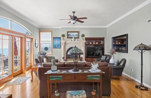 Marine Terrace House | Oceanview Gatsby House