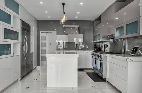 Playa Del Rey House | Oceanview Oasis w/3 Pools & Theater