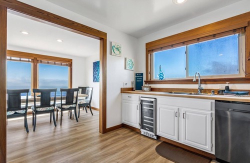Dillon Beach House | Oceanview Playcation! Dillon Beach! Hot Tub & Fire Table! Agua La Vista