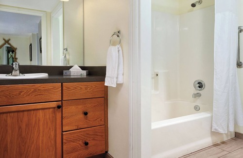 Angels Camp Resort | OFFICIAL LISTING | WorldMark Angels Camp 2BR Queen Near Golf & Water Sports