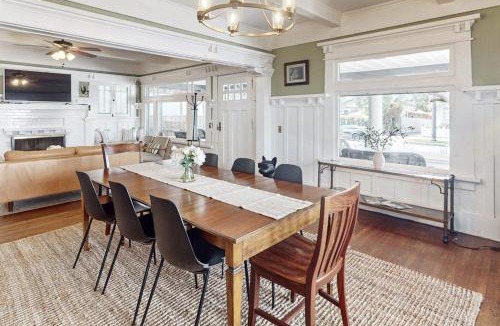 East Beach House | Old Yacht Club Inn