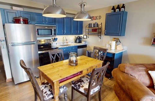 Dillon Condo | On Lake! Updated! 1st Floor, Hot Tub. Walk to Amphitheater, Marina, Parks