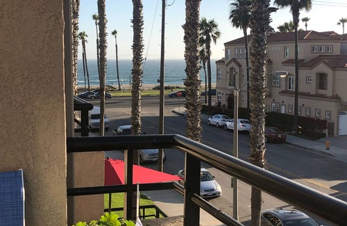 Huntington Beach Condo | On PCH with Oceanview Huntington Beach Condo - 6 bocks to Downtown