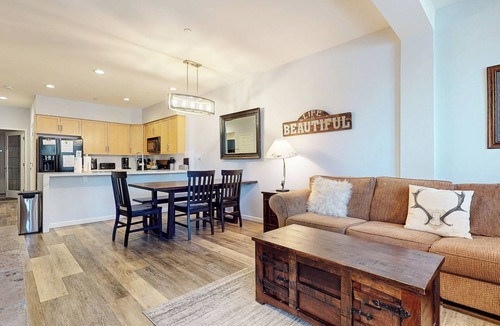 Mammoth Lakes Condo | On Sierra Star Golf Course, Washer/Dryer, Quiet Location & On-site Pool