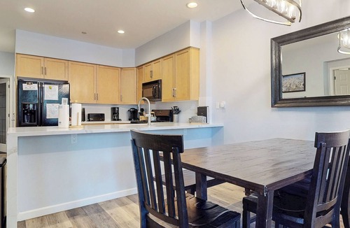 Mammoth Lakes Condo | On Sierra Star Golf Course, Washer/Dryer, Quiet Location & On-site Pool